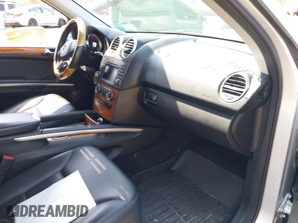 2009 Mercedes-Benz M 350 with VIN 4JGBB86E29A475950, listed as a IAAI auction lot 42102078 with 102,601 mi miles and . Bid and sale history available at carsss.com. Image 5.