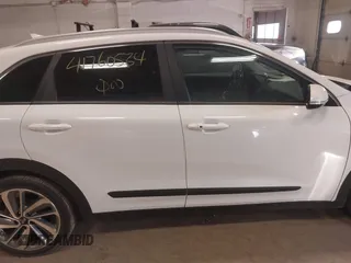 2019 Kia Niro Touring with VIN KNDCE3LC3K5216257, listed as a IAAI auction lot 41760534 with 117,187 mi miles. Bid and sale history available at carsss.com. Image 13.