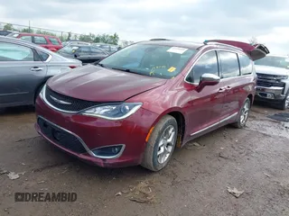 2017 Chrysler Pacifica Limited z VIN 2C4RC1GG8HR703435, wystawiony jako IAAI lot #42156060 z przebiegiem 129 744 mil mil oraz . Historia ofert i sprzedaży dostępna na DreamBid. Obrazek 17.