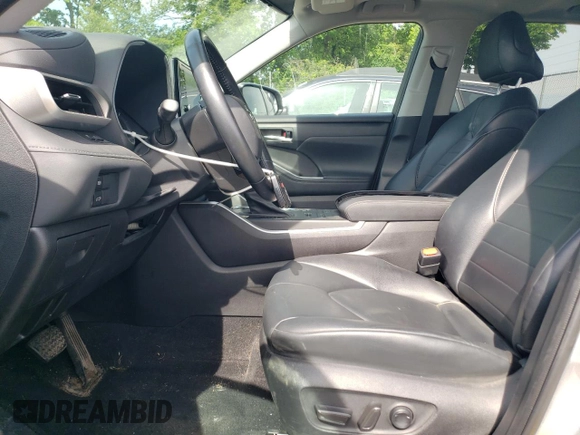 2021 Toyota Highlander XLE with VIN 5TDGZRBH0MS138927, listed as a Copart auction lot 61355215 with 54,864 mi miles and Salvage title. Bid and sale history available at DreamBid. Image 7.