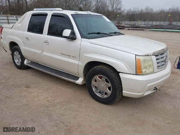 2002 Cadillac Escalade EXT with VIN 3GYEK63N82G313753, listed as a IAAI auction lot 41770420 with 233994 miles. Bid and sale history available at carsss.com. Image 1.