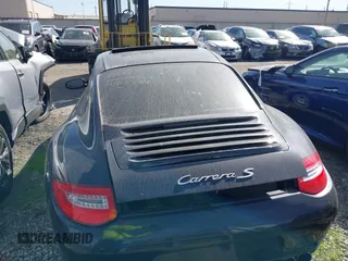 2006 Porsche 911 Carrera S with VIN WP0AB29986S740565, listed as a IAAI auction lot 41488077 with 81,471 mi miles. Bid and sale history available at carsss.com. Image 17.