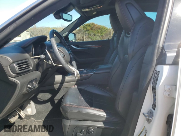 2018 Maserati Levante S GranSport z VIN ZN661YUS7JX268861, wystawiony jako Copart lot #88175995 z przebiegiem 41 748 mil mil oraz Szkoda całkowita • Salvage title. Historia ofert i sprzedaży dostępna na DreamBid. Obrazek 7.