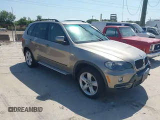 2008 BMW X5 3.0si with VIN 5UXFE43568L024029, listed as a IAAI auction lot 42107247 with 135,607 mi miles. Bid and sale history available at carsss.com. Image 1.