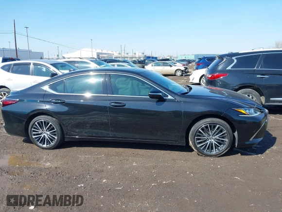 2024 Lexus ES 350 z VIN 58ADZ1B11RU182353, wystawiony jako IAAI lot #41767604 z przebiegiem 20 825 mil mil oraz . Historia ofert i sprzedaży dostępna na DreamBid. Obrazek 13.