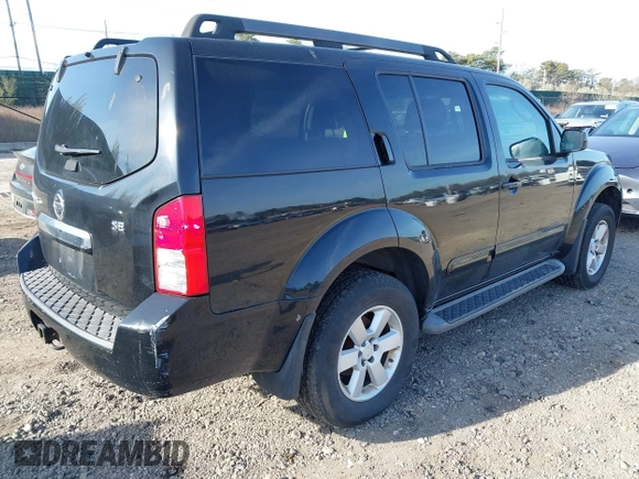 2008 Nissan Pathfinder S z VIN 5N1AR18B08C658137, wystawiony jako IAAI lot #41907576 z przebiegiem 172 586 mil mil oraz . Historia ofert i sprzedaży dostępna na DreamBid. Obrazek 4.