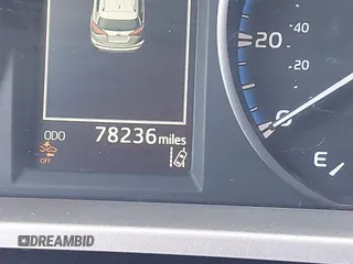 2017 Toyota RAV4 LE z VIN JTMZFREV7HJ143595, wystawiony jako IAAI lot #41626422 z przebiegiem 78 236 mil mil oraz . Historia ofert i sprzedaży dostępna na DreamBid. Obrazek 16.
