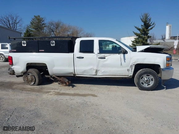 2019 Chevrolet Silverado 2500HD Work Truck with VIN 2GC2CREG0K1232048, listed as a IAAI auction lot 41737215 with 139,482 mi miles. Bid and sale history available at carsss.com. Image 14.