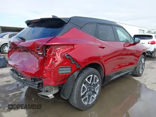 2024 Chevrolet Blazer RS z VIN 3GNKBERS5RS184241, wystawiony jako IAAI lot #41408120 z przebiegiem 11 857 mil mil oraz . Historia ofert i sprzedaży dostępna na DreamBid. Obrazek 4.