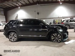 2022 Volkswagen Atlas SEL Premium R-Line with VIN 1V2FE2CAXNC204546, listed as a IAAI auction lot 41124737 with 51,226 mi miles and . Bid and sale history available at DreamBid. Image 13.