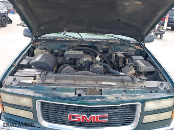 1998 GMC Suburban with VIN 1GKGK26J4WJ734958, listed as a IAAI auction lot 41878070 with 131,528 mi miles. Bid and sale history available at carsss.com. Image 10.