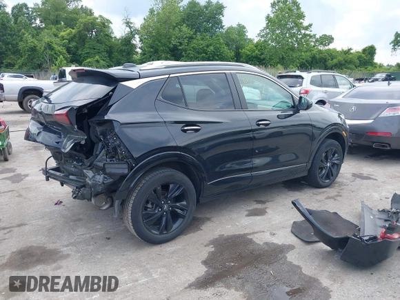 2024 Buick Encore GX Sport Touring z VIN KL4AMESL6RB007771, wystawiony jako IAAI lot #42365080 z przebiegiem 62 311 mil mil oraz . Historia ofert i sprzedaży dostępna na DreamBid. Obrazek 4.