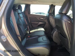 2019 Jeep Cherokee Latitude Plus z VIN 1C4PJMLB0KD112955, wystawiony jako Copart lot #58196135 z przebiegiem 85 856 mil mil oraz Szkoda całkowita • Salvage title. Historia ofert i sprzedaży dostępna na DreamBid. Obrazek 11.