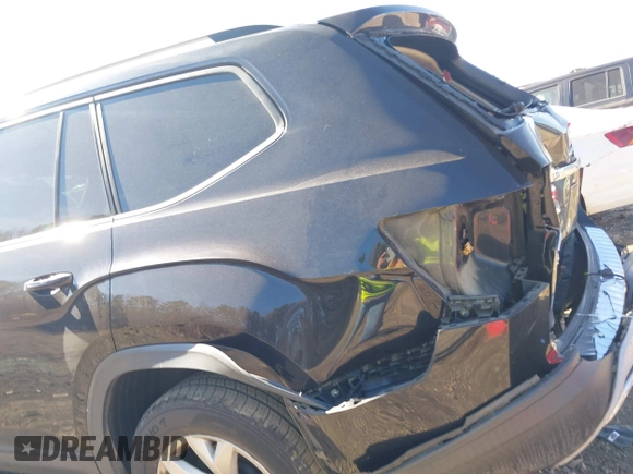 2018 Volkswagen Atlas SE z VIN 1V2LR2CA4JC582833, wystawiony jako IAAI lot #41452891 z przebiegiem 122 396 mil mil oraz . Historia ofert i sprzedaży dostępna na DreamBid. Obrazek 12.
