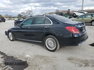 2016 Mercedes-Benz C 300 z VIN 55SWF4JBXGU172322, wystawiony jako Copart lot #41702295 z przebiegiem 131 977 mil mil oraz Szkoda całkowita • Salvage title. Historia ofert i sprzedaży dostępna na DreamBid. Obrazek 2.