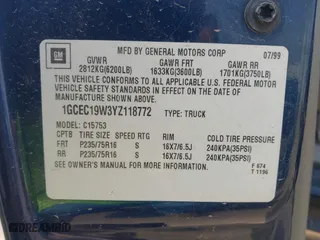 2000 Chevrolet C/K 1500 with VIN 1GCEC19W3YZ118772, listed as a IAAI auction lot 41678792 with 1 mi miles. Bid and sale history available at carsss.com. Image 9.