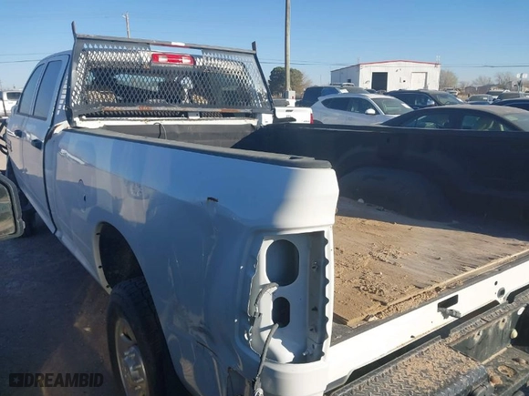 2018 Ram 2500 Tradesman with VIN 3C6UR5HJ5JG284277, listed as a IAAI auction lot 41708541 with 1 mi miles. Bid and sale history available at carsss.com. Image 3.