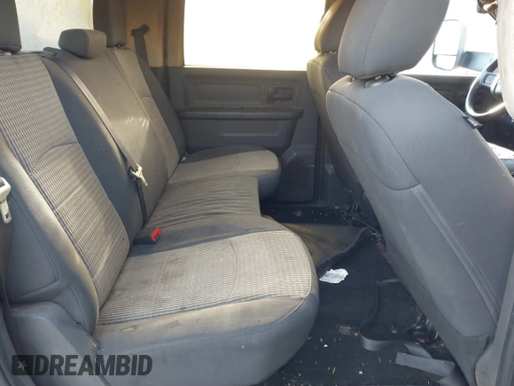 2012 Ram 2500 ST z VIN 3C6UD5HL0CG181853, wystawiony jako IAAI lot #41603748 z przebiegiem Nie podano mil oraz . Historia ofert i sprzedaży dostępna na DreamBid. Obrazek 8.