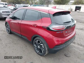 2023 Chevrolet Bolt EV 2LT z VIN 1G1FX6S08P4119657, wystawiony jako IAAI lot #41475032 z przebiegiem 27 504 mil mil oraz . Historia ofert i sprzedaży dostępna na DreamBid. Obrazek 3.
