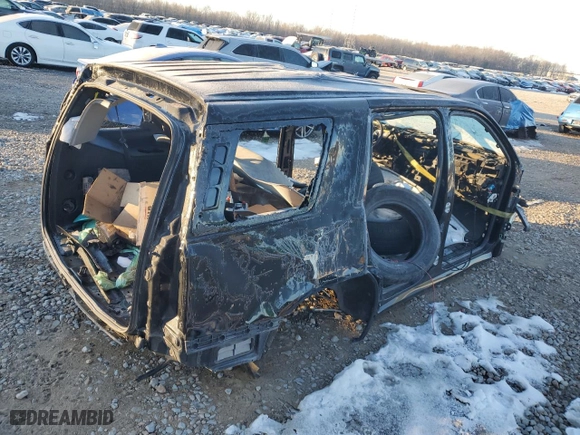 2019 Cadillac Escalade Premium Luxury with VIN 1GYS4CKJ3KR208421, listed as a Copart auction lot 85095224 with 0 mi miles and Salvage Title. Bid and sale history available at carsss.com. Image 3.