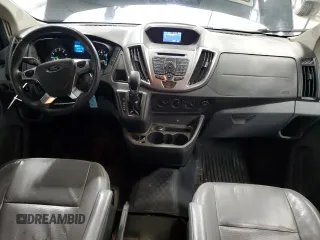 2015 Ford Transit Passenger XL z VIN 1FMZK1YG6FKA05480, wystawiony jako Copart lot #55857055 z przebiegiem 218 510 mil mil oraz Tytuł czysty. Historia ofert i sprzedaży dostępna na DreamBid. Obrazek 8.