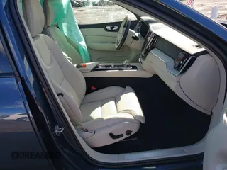 2024 Volvo XC60 Ultimate Dark Theme с VIN YV4L12RM6R1913362, выставлен на аукционе IAAI как лот 41596343 с пробегом 4 171 миль миль и . История ставок и продаж доступна на DreamBid. Изображение 5.