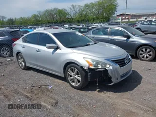 2013 Nissan Altima SV with VIN 1N4AL3AP2DN449753, listed as a IAAI auction lot 42037675 with 222,506 mi miles and . Bid and sale history available at carsss.com. Image 1.