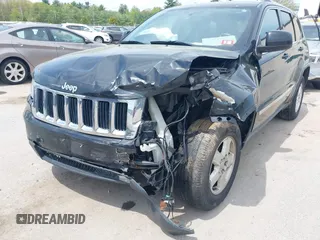 2011 Jeep Grand Cherokee Laredo z VIN 1J4RR4GG0BC547689, wystawiony jako IAAI lot #42230005 z przebiegiem 192 361 mil mil oraz . Historia ofert i sprzedaży dostępna na DreamBid. Obrazek 6.
