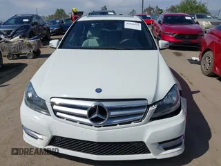 2012 Mercedes-Benz C 250 Sport z VIN WDDGF4HB1CA725623, wystawiony jako IAAI lot #42020594 z przebiegiem 53 714 mil mil oraz . Historia ofert i sprzedaży dostępna na DreamBid. Obrazek 12.