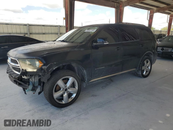 2011 Dodge Durango Citadel z VIN 1D4RE5GG6BC599435, wystawiony jako Copart lot #55941165 z przebiegiem Nie podano mil oraz Czysty tytuł • Clean title. Historia ofert i sprzedaży dostępna na DreamBid. Obrazek 1.