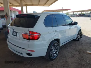 2013 BMW X5 xDrive50i with VIN 5UXZV8C53D0C17368, listed as a IAAI auction lot 42505100 with 86,497 mi miles and . Bid and sale history available at DreamBid. Image 4.