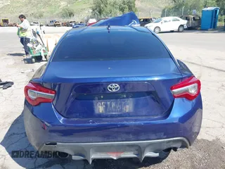 2018 Toyota 86 with VIN JF1ZNAA12J8700620, listed as a IAAI auction lot 41848941 with 127,396 mi miles. Bid and sale history available at carsss.com. Image 17.