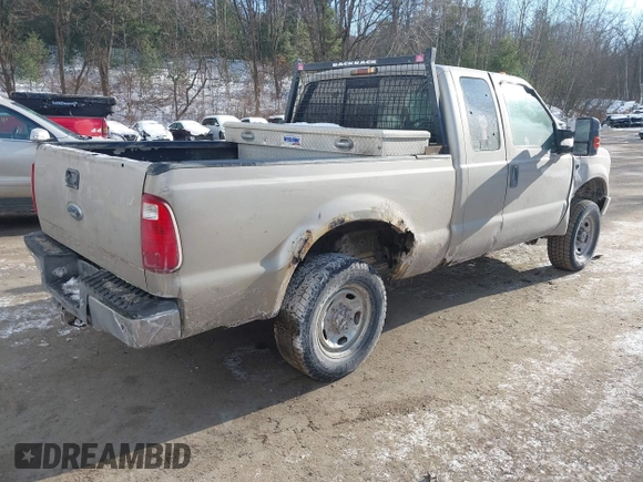 2008 Ford Super Duty F-250 SRW XL with VIN 1FTSX21Y38EB93621, listed as a IAAI auction lot 41379532 with 225,489 mi miles. Bid and sale history available at carsss.com. Image 4.