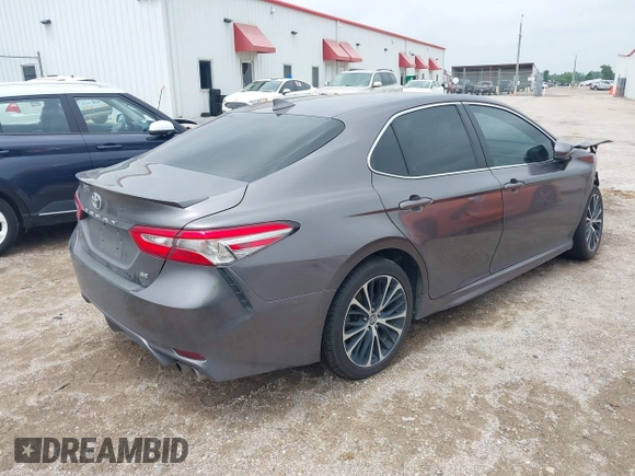 2019 Toyota Camry LE z VIN 4T1B11HK0KU715515, wystawiony jako IAAI lot #42155492 z przebiegiem 114 091 mil mil oraz . Historia ofert i sprzedaży dostępna na DreamBid. Obrazek 4.