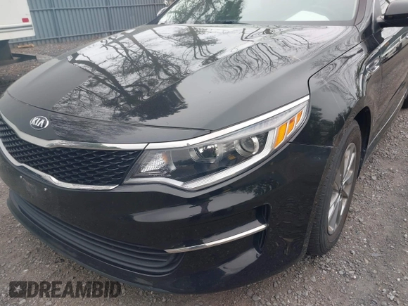 2016 Kia Optima LX Turbo with VIN 5XXGT4L16GG095223, listed as a IAAI auction lot 42096726 with 89,833 mi miles. Bid and sale history available at carsss.com. Image 6.