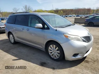 2013 Toyota Sienna LE with VIN 5TDJK3DC0DS065499, listed as a Copart auction lot 54142115 with 498,690 mi miles and Clean Title. Bid and sale history available at carsss.com. Image 4.