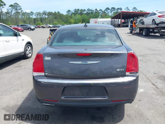 2015 Chrysler 300 Limited with VIN 2C3CCAAG1FH887073, listed as a IAAI auction lot 41967713 with 255,638 mi miles. Bid and sale history available at carsss.com. Image 16.