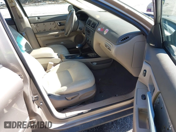 2002 Ford Taurus SES Standard with VIN 1FAFP55S72A256247, listed as a IAAI auction lot 41584035 with 194,270 mi miles. Bid and sale history available at carsss.com. Image 5.
