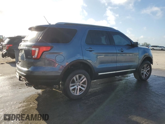 2018 Ford Explorer XLT with VIN 1FM5K8D89JGB25792, listed as a Copart auction lot 51788945 with 77,557 mi miles and Salvage Title. Bid and sale history available at carsss.com. Image 3.