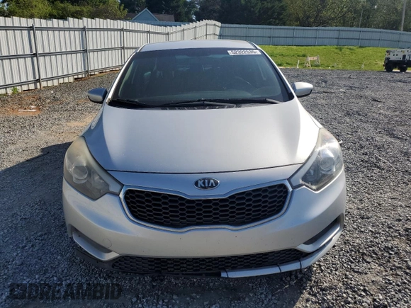 2016 Kia Forte LX z VIN KNAFK4A67G5486590, wystawiony jako Copart lot #52322535 z przebiegiem 191 541 mil mil oraz Szkoda całkowita • Salvage title. Historia ofert i sprzedaży dostępna na DreamBid. Obrazek 5.