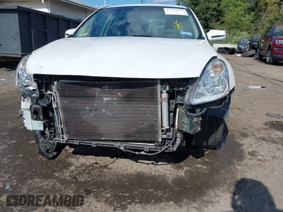 2011 Nissan Altima 2.5 S with VIN 1N4AL2AP6BN476218, listed as a IAAI auction lot 37731114 with 142,047 mi miles. Bid and sale history available at carsss.com. Image 6.