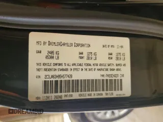 2005 Chrysler 300 C z VIN 2C3JA63H95H577428, wystawiony jako Copart lot #50975795 z przebiegiem 130 630 mil mil oraz Szkoda całkowita • Salvage title. Historia ofert i sprzedaży dostępna na DreamBid. Obrazek 14.