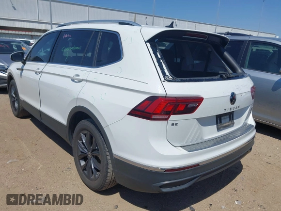 2022 Volkswagen Tiguan SE with VIN 3VV3B7AX7NM032705, listed as a IAAI auction lot 41987713 with 34,010 mi miles and . Bid and sale history available at DreamBid. Image 3.