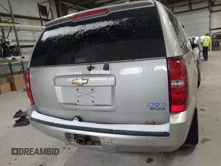 2008 Chevrolet Suburban LT w/3LT with VIN 1GNFK16338J248039, listed as a IAAI auction lot 41734266 with 223,071 mi miles. Bid and sale history available at carsss.com. Image 16.