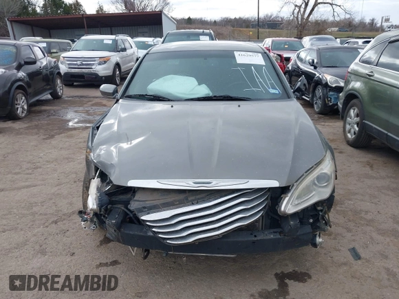 2012 Chrysler 200 Limited with VIN 1C3CCBCB4CN191088, listed as a IAAI auction lot 41629577 with 187,331 mi miles. Bid and sale history available at carsss.com. Image 12.