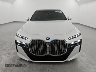 2024 BMW 7 Series 740i xDrive with VIN WBA33EH0XRCS76295, listed as a Copart auction lot 88346485 with 10,423 mi miles and Clean Title. Bid and sale history available at carsss.com. Image 5.