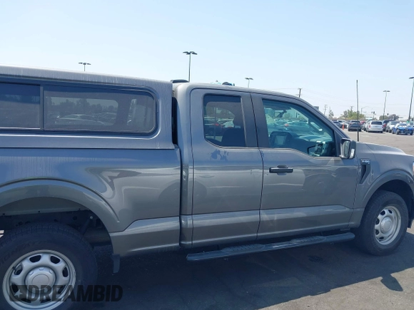 2022 Ford F-150 XL z VIN 1FTEX1EP3NKE22465, wystawiony jako IAAI lot #42179153 z przebiegiem 26 500 mil mil oraz . Historia ofert i sprzedaży dostępna na DreamBid. Obrazek 14.
