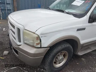 2005 Ford Excursion Eddie Bauer z VIN 1FMNU44L05ED40163, wystawiony jako IAAI lot #41989162 z przebiegiem 416 163 mil mil oraz . Historia ofert i sprzedaży dostępna na DreamBid. Obrazek 6.
