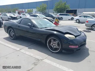 2002 Chevrolet Corvette with VIN 1G1YY22G525105391, listed as a IAAI auction lot 42041878 with 175,128 mi miles. Bid and sale history available at carsss.com. Image 1.