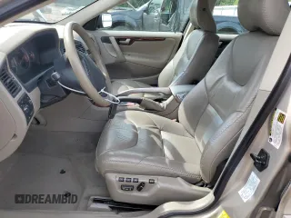 2005 Volvo XC70 z VIN YV1SZ592651181066, wystawiony jako Copart lot #57175915 z przebiegiem 56 999 mil mil oraz Szkody całkowita. Historia ofert i sprzedaży dostępna na DreamBid. Obrazek 7.
